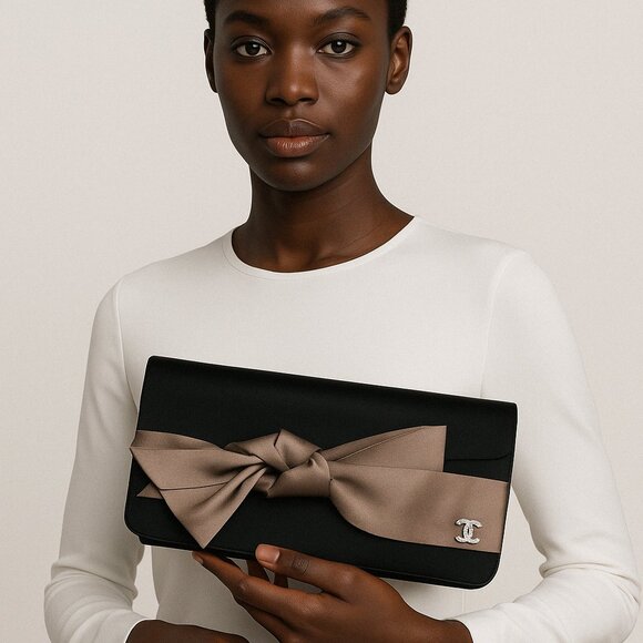 Chanel black beige satin bow clutch - Picture 1 of 9